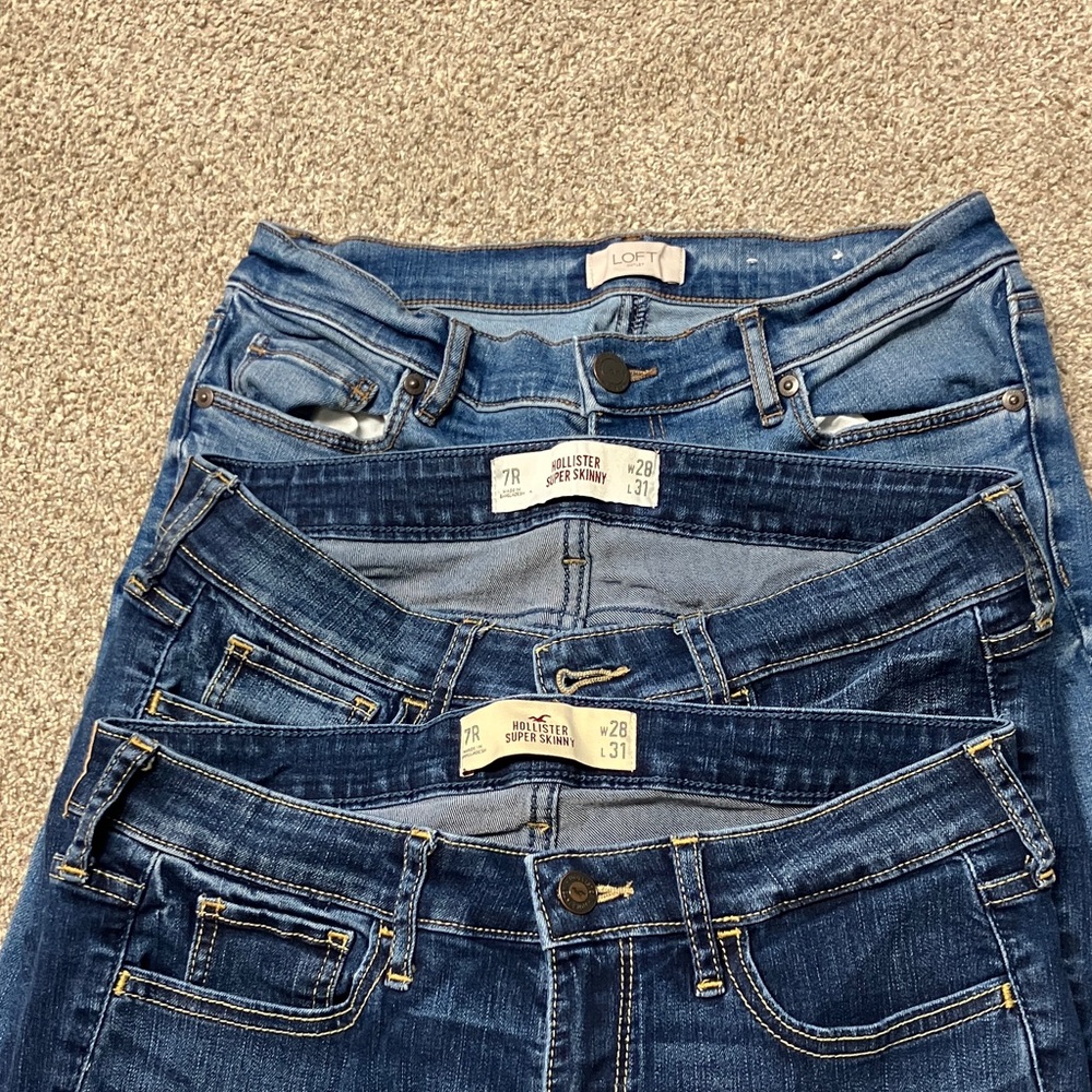 Bundle of women’s skinny jeans (loft and hollister)